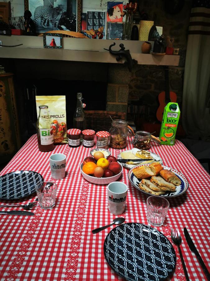 Chambre Arty Chez L'Habitant サン・ブリュー エクステリア 写真